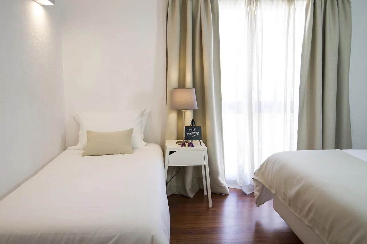 Art 4 You Cascais Suites בית הארחה