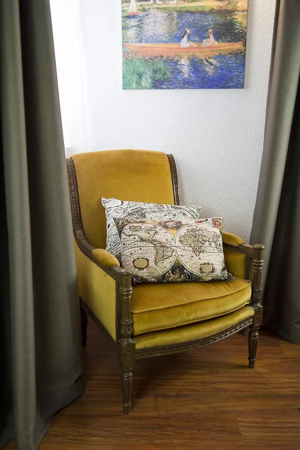 Art 4 You Cascais Suites בית הארחה
