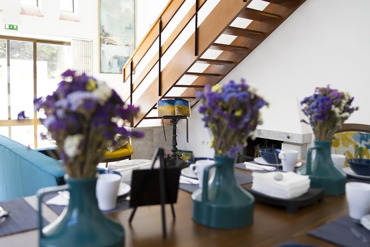 Art 4 You Cascais Suites בית הארחה