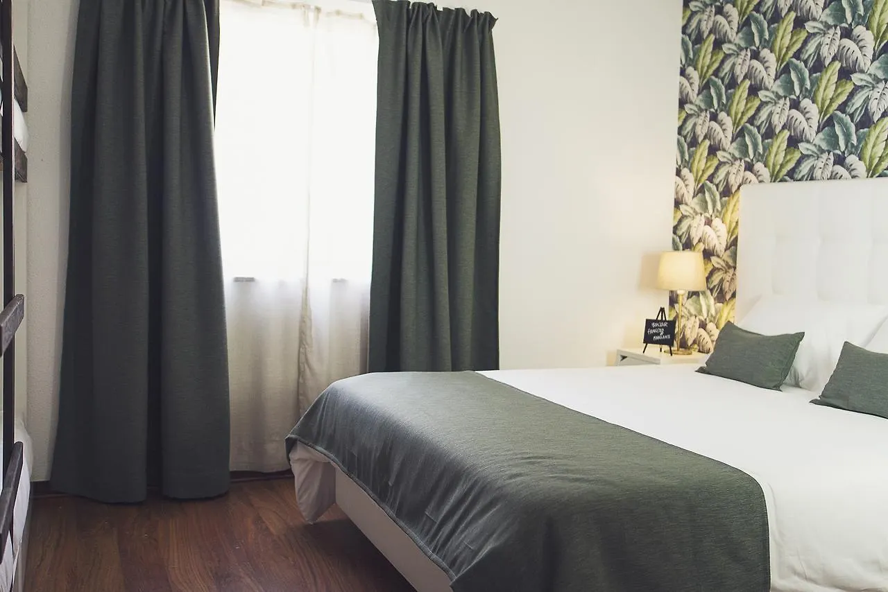 Art 4 You Cascais Suites בית הארחה