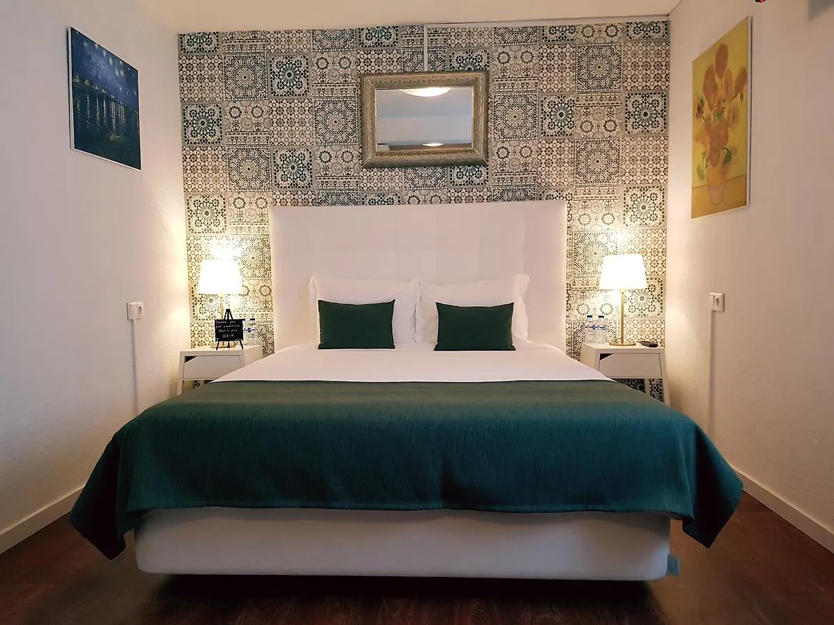 Art 4 You Cascais Suites בית הארחה
