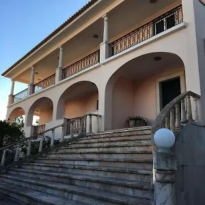 Aedan לינה וארוחת בוקר